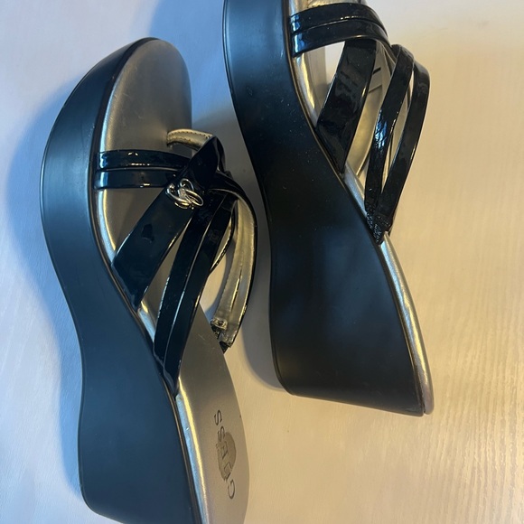 GUESS Sandals - Picture 4 of 6